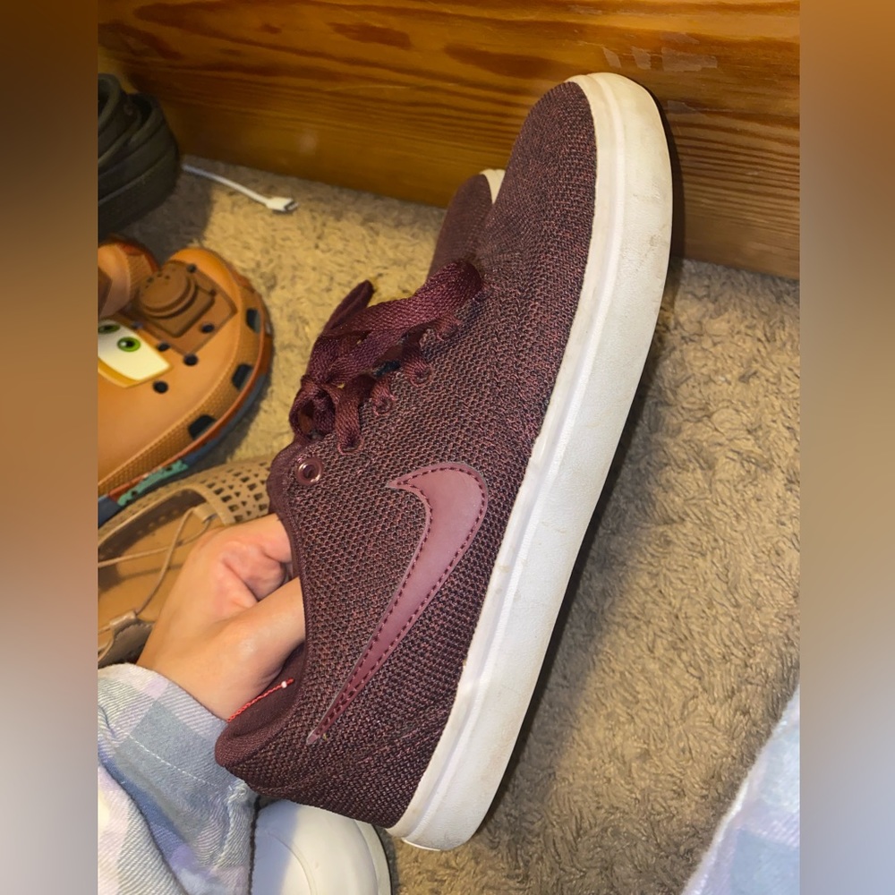 Nike SB Burgundy Phantom white Size 8W